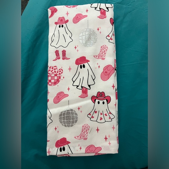 Isaac Mizrahi Viral 2024 Halloween Towels - Picture 2 of 3